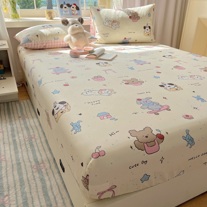 91家纺网 家纺一手货源 找家纺 六巷胡同 2026新款40支全棉13070卡通单品床笠 法棍滑板狗