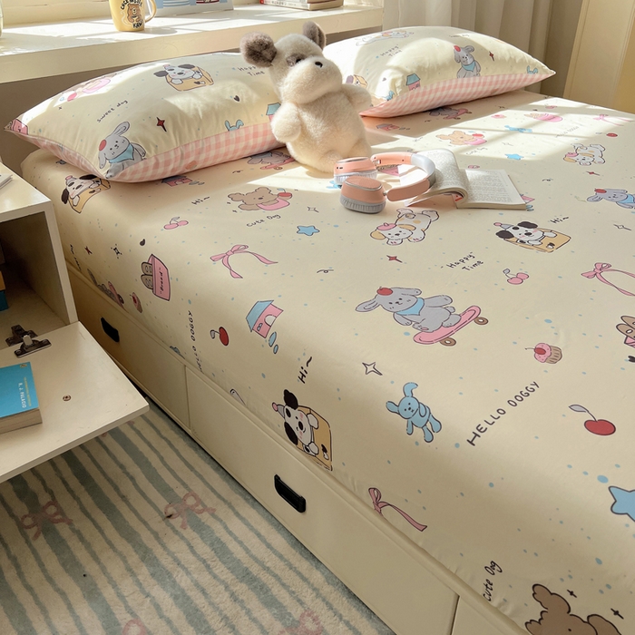 91家纺网 家纺一手货源 找家纺 六巷胡同 2026新款40支全棉13070卡通单品床笠 法棍滑板狗