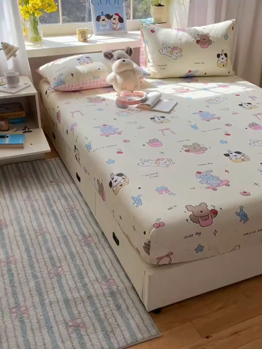 91家纺网 家纺一手货源 找家纺 六巷胡同 2026新款40支全棉13070卡通单品床笠 法棍滑板狗