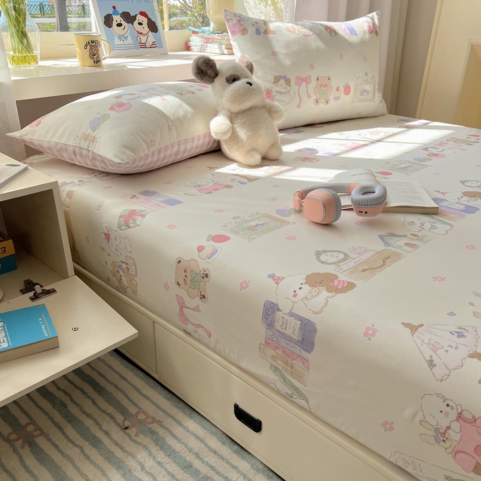 91家纺网 家纺一手货源 找家纺 六巷胡同 2026新款40支全棉13070卡通单品床笠 欢乐课堂趴