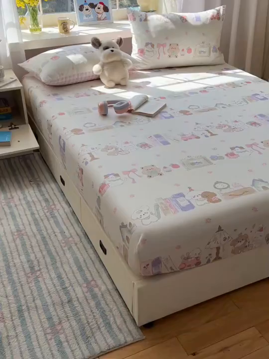 91家纺网 家纺一手货源 找家纺 六巷胡同 2026新款40支全棉13070卡通单品床笠 欢乐课堂趴