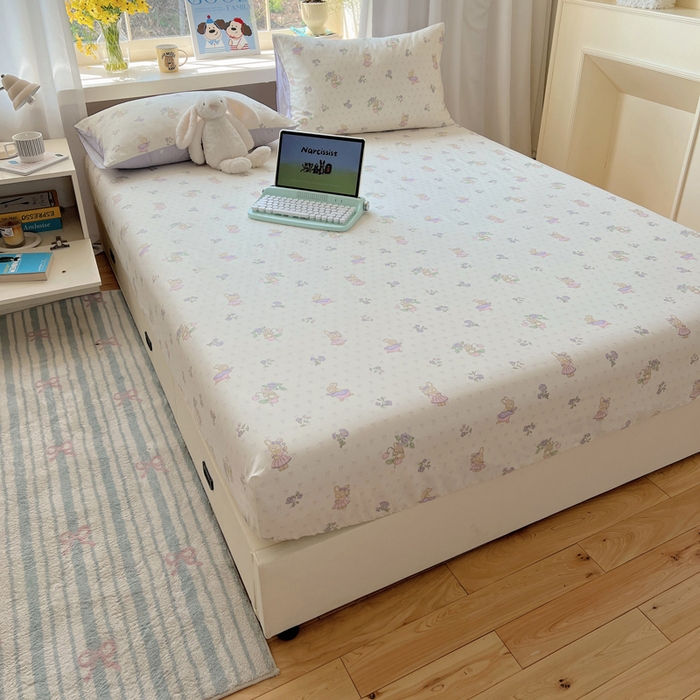 91家纺网 家纺一手货源 找家纺 六巷胡同 2026新款40支全棉13070卡通单品床笠 假日庄园兔