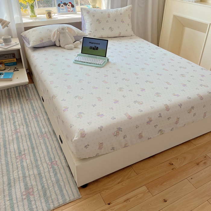 91家纺网 家纺一手货源 找家纺 六巷胡同 2026新款40支全棉13070卡通单品床笠 假日庄园兔