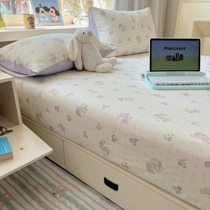 91家纺网 家纺一手货源 找家纺 六巷胡同 2026新款40支全棉13070卡通单品床笠 假日庄园兔