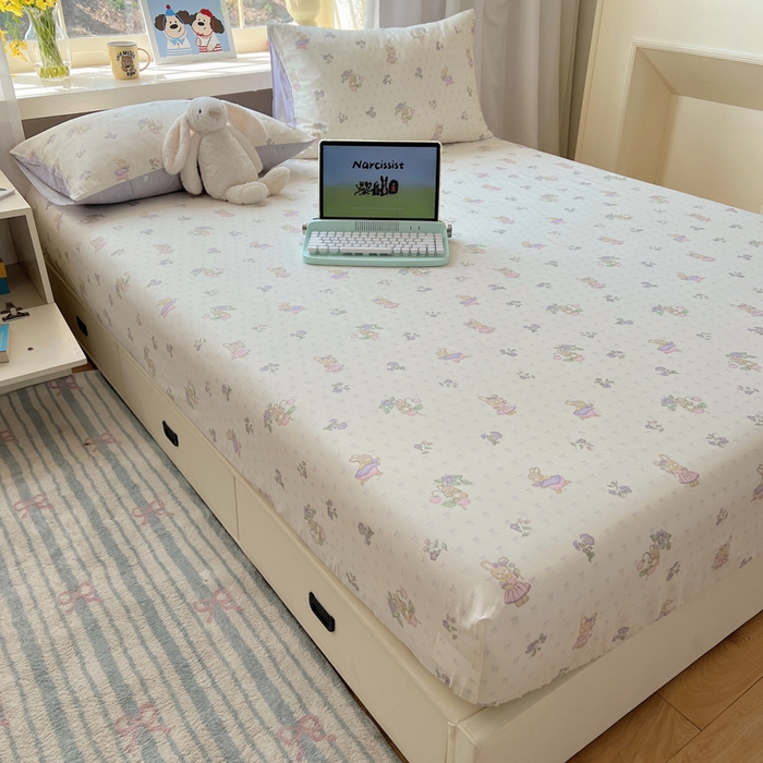 91家纺网 家纺一手货源 找家纺 六巷胡同 2026新款40支全棉13070卡通单品床笠 假日庄园兔