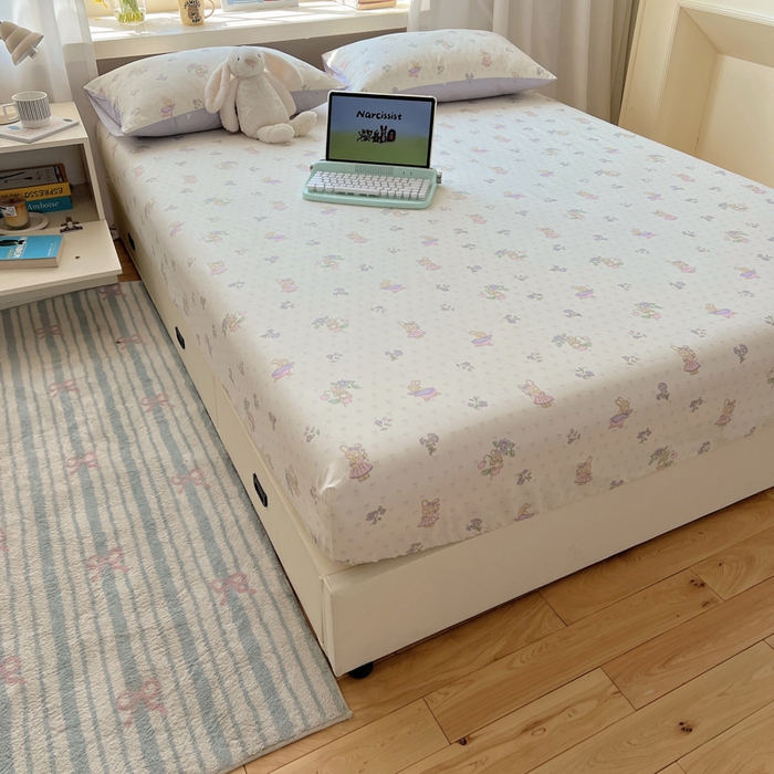 91家纺网 家纺一手货源 找家纺 六巷胡同 2026新款40支全棉13070卡通单品床笠 假日庄园兔