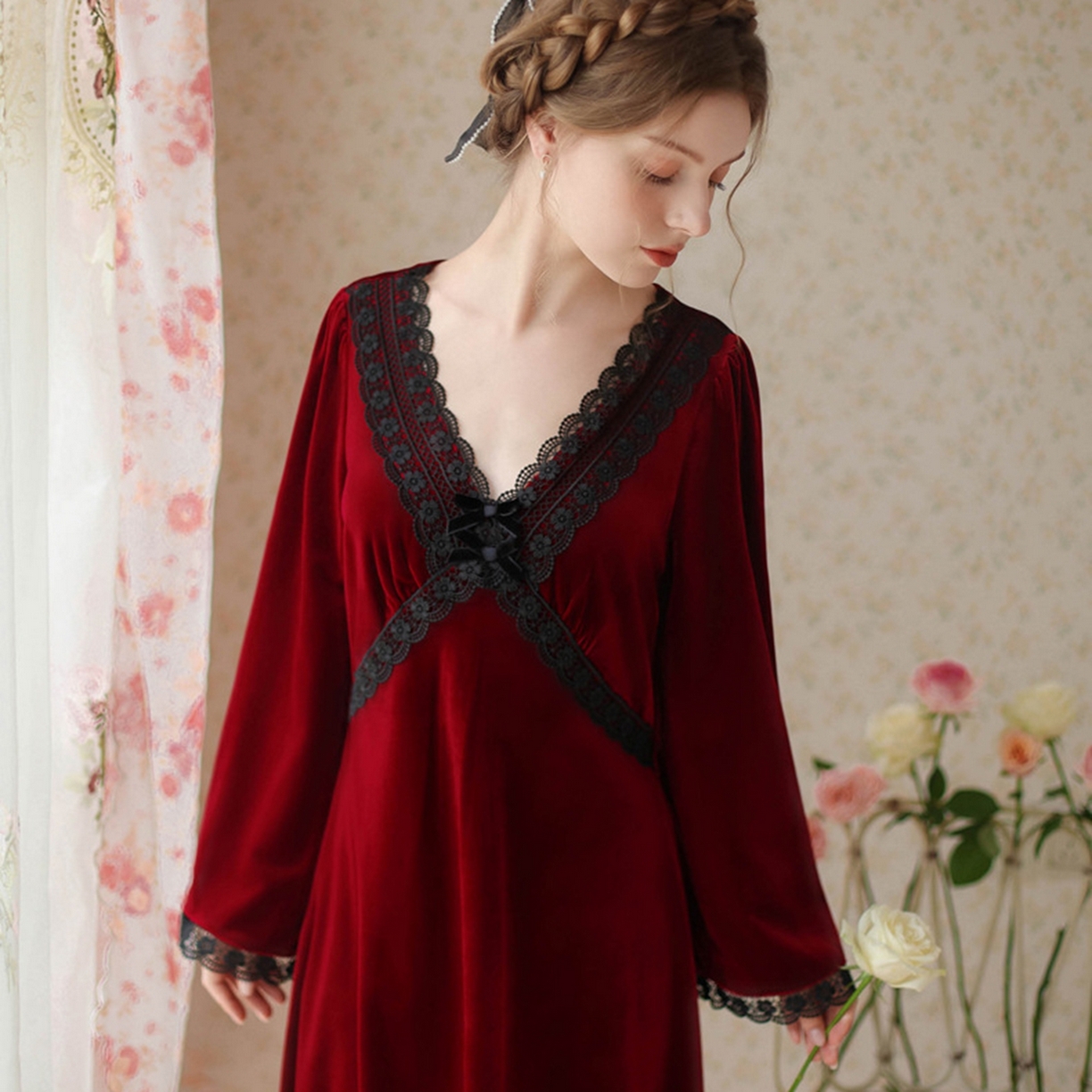 91家纺网 家纺一手货源 找家纺 洛兰沙家居馆 2026新款秋冬宽松复古宫廷绒款V领睡裙睡袍长袖长款公主保暖家居服绒睡衣 红色