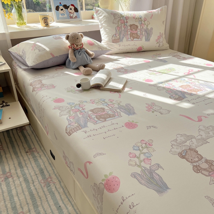 91家纺网 家纺一手货源 找家纺 六巷胡同 2026新款40支全棉13070卡通单品床笠 秘境花园熊