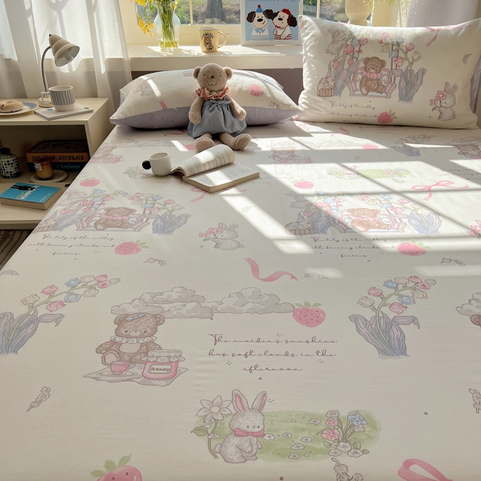 91家纺网 家纺一手货源 找家纺 六巷胡同 2026新款40支全棉13070卡通单品床笠 秘境花园熊