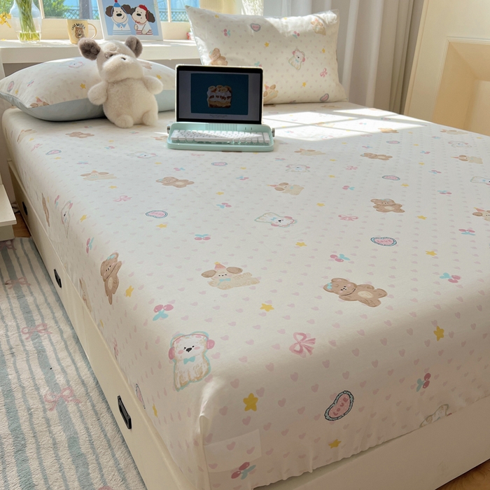 91家纺网 家纺一手货源 找家纺 六巷胡同 2026新款40支全棉13070卡通单品床笠 奶油甜心熊