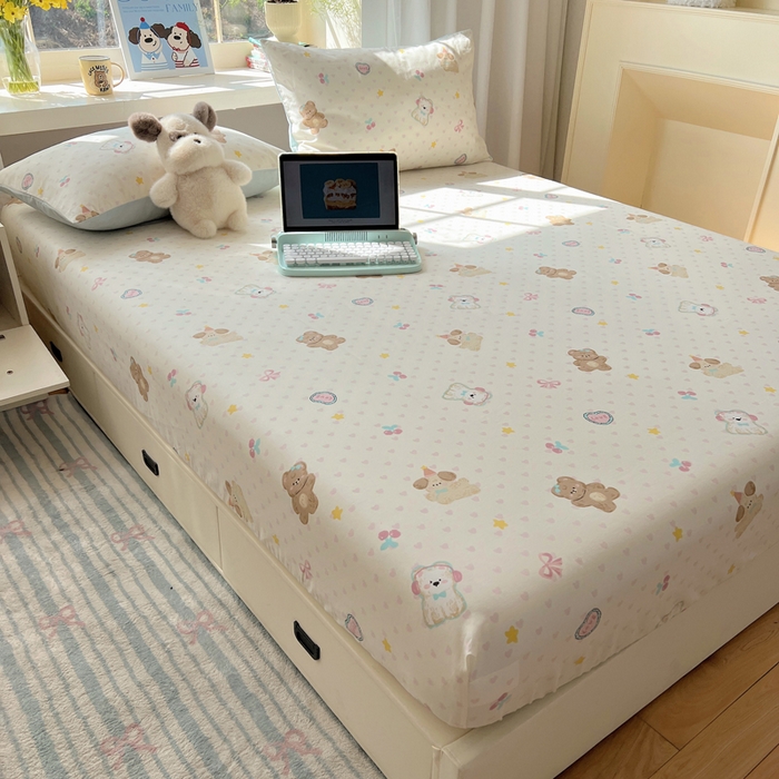 91家纺网 家纺一手货源 找家纺 六巷胡同 2026新款40支全棉13070卡通单品床笠 奶油甜心熊