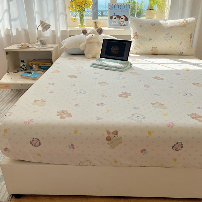 91家纺网 家纺一手货源 找家纺 六巷胡同 2026新款40支全棉13070卡通单品床笠 奶油甜心熊