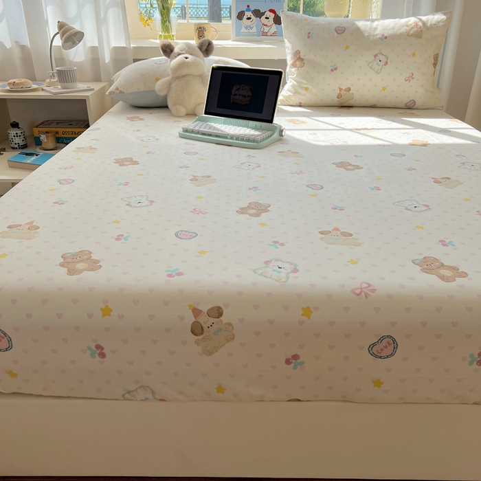 91家纺网 家纺一手货源 找家纺 六巷胡同 2026新款40支全棉13070卡通单品床笠 奶油甜心熊