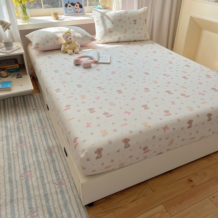 91家纺网 家纺一手货源 找家纺 六巷胡同 2026新款40支全棉13070卡通单品床笠 派对害羞狗