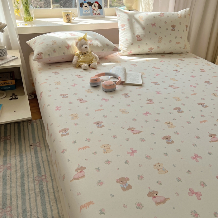 91家纺网 家纺一手货源 找家纺 六巷胡同 2026新款40支全棉13070卡通单品床笠 派对害羞狗