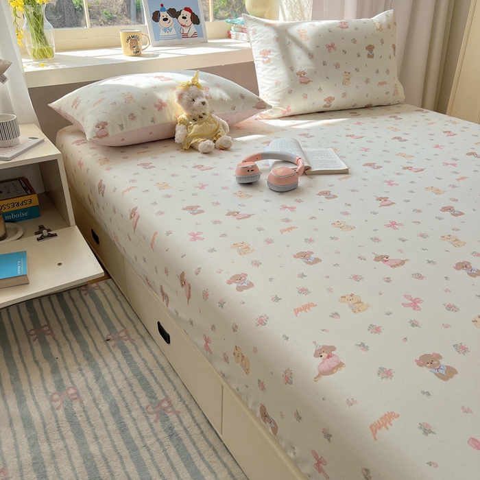 91家纺网 家纺一手货源 找家纺 六巷胡同 2026新款40支全棉13070卡通单品床笠 派对害羞狗