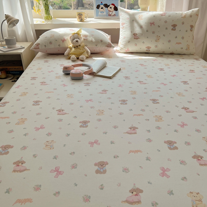 91家纺网 家纺一手货源 找家纺 六巷胡同 2026新款40支全棉13070卡通单品床笠 派对害羞狗