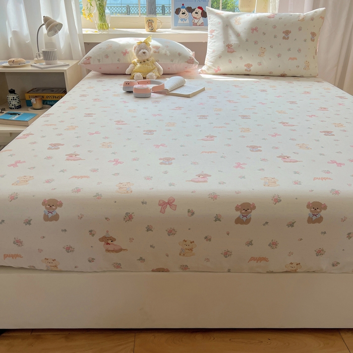 91家纺网 家纺一手货源 找家纺 六巷胡同 2026新款40支全棉13070卡通单品床笠 派对害羞狗