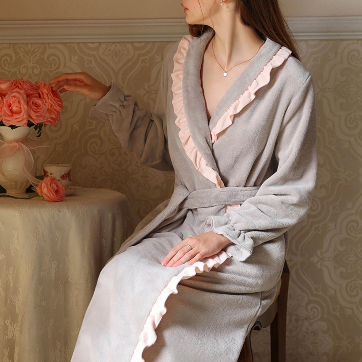 91家纺网 家纺一手货源 找家纺 洛兰沙家居馆 2026新款秋冬宽松复古宫廷绒睡袍少女厚长袖长款公主加厚保暖家居服绒睡衣 灰色