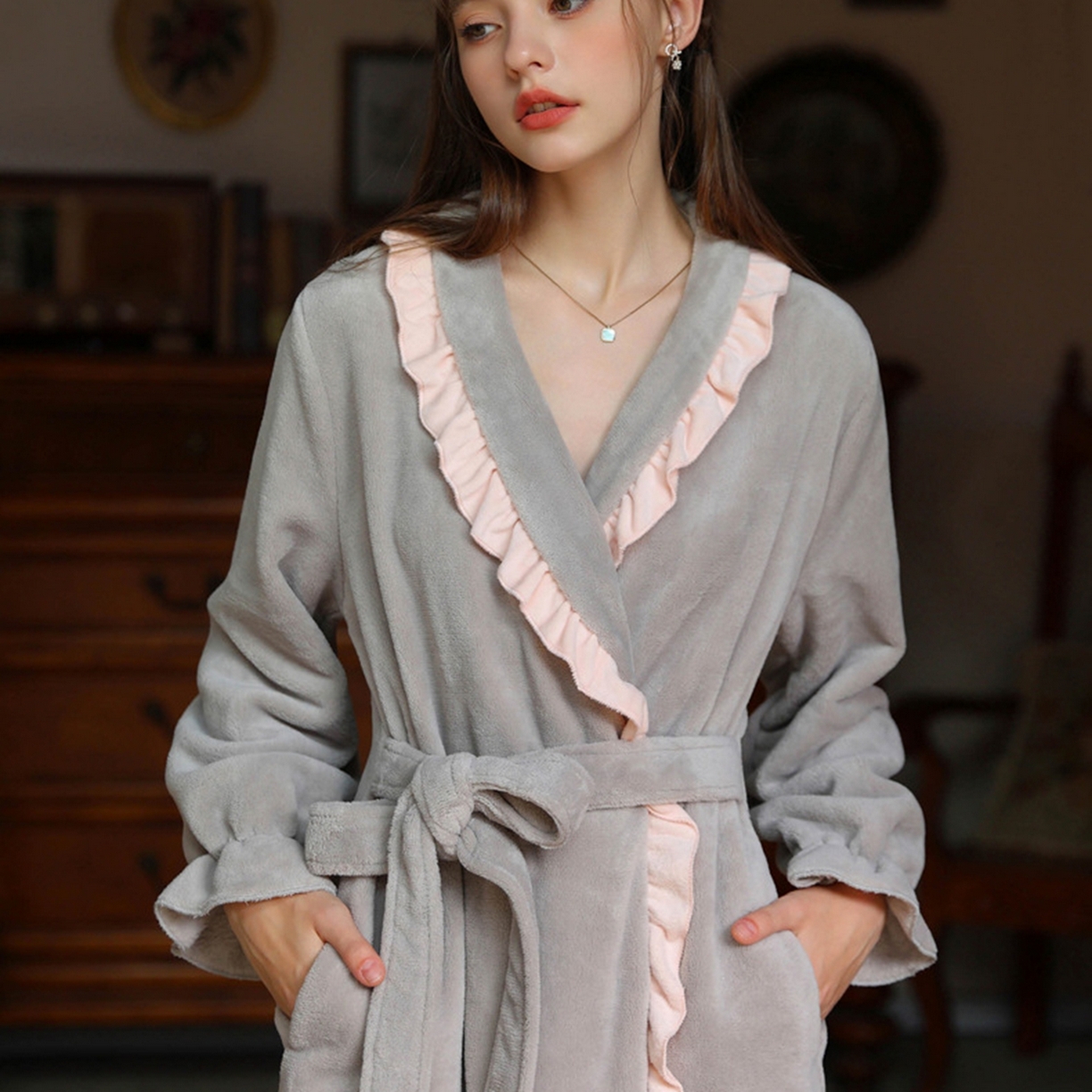 91家纺网 家纺一手货源 找家纺 洛兰沙家居馆 2026新款秋冬宽松复古宫廷绒睡袍少女厚长袖长款公主加厚保暖家居服绒睡衣 灰色