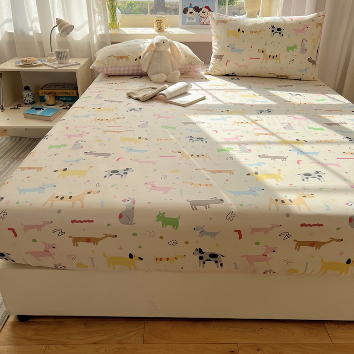 91家纺网 家纺一手货源 找家纺 六巷胡同 2026新款40支全棉13070卡通单品床笠 趣味斑点狗