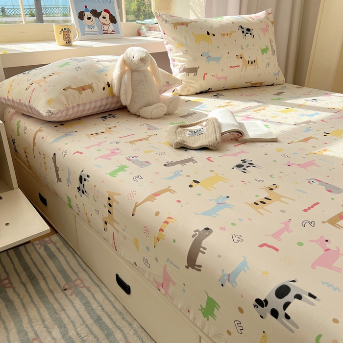 91家纺网 家纺一手货源 找家纺 六巷胡同 2026新款40支全棉13070卡通单品床笠 趣味斑点狗