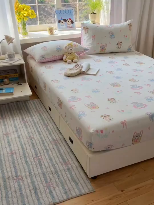 91家纺网 家纺一手货源 找家纺 六巷胡同 2026新款40支全棉13070卡通单品床笠 郁金香狗狗