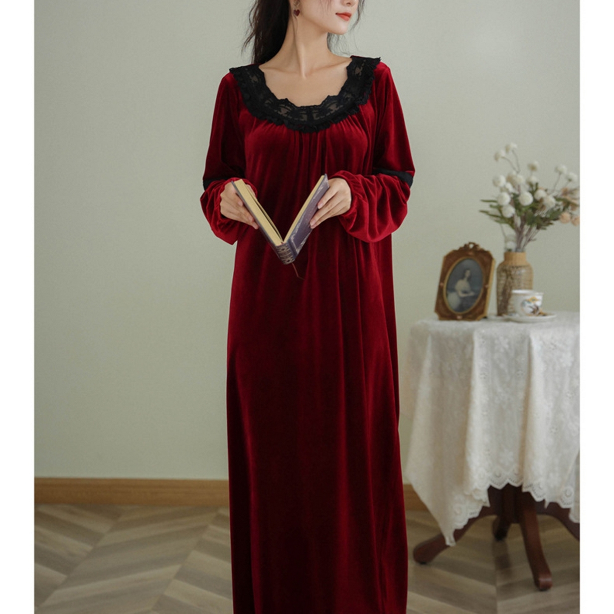 91家纺网 家纺一手货源 找家纺 洛兰沙家居馆 2026新款秋冬宽松复古蕾丝丝绒睡裙少女厚长袖长款公主风蓄热保暖家居服绒睡衣 红色