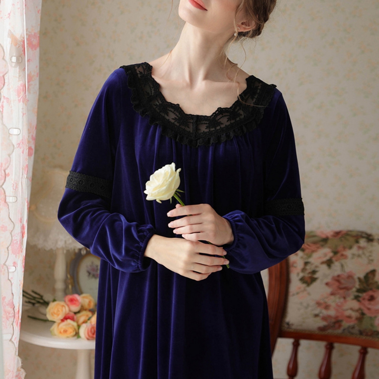 91家纺网 家纺一手货源 找家纺 洛兰沙家居馆 2026新款秋冬宽松复古蕾丝丝绒睡裙少女厚长袖长款公主风蓄热保暖家居服绒睡衣 蓝色