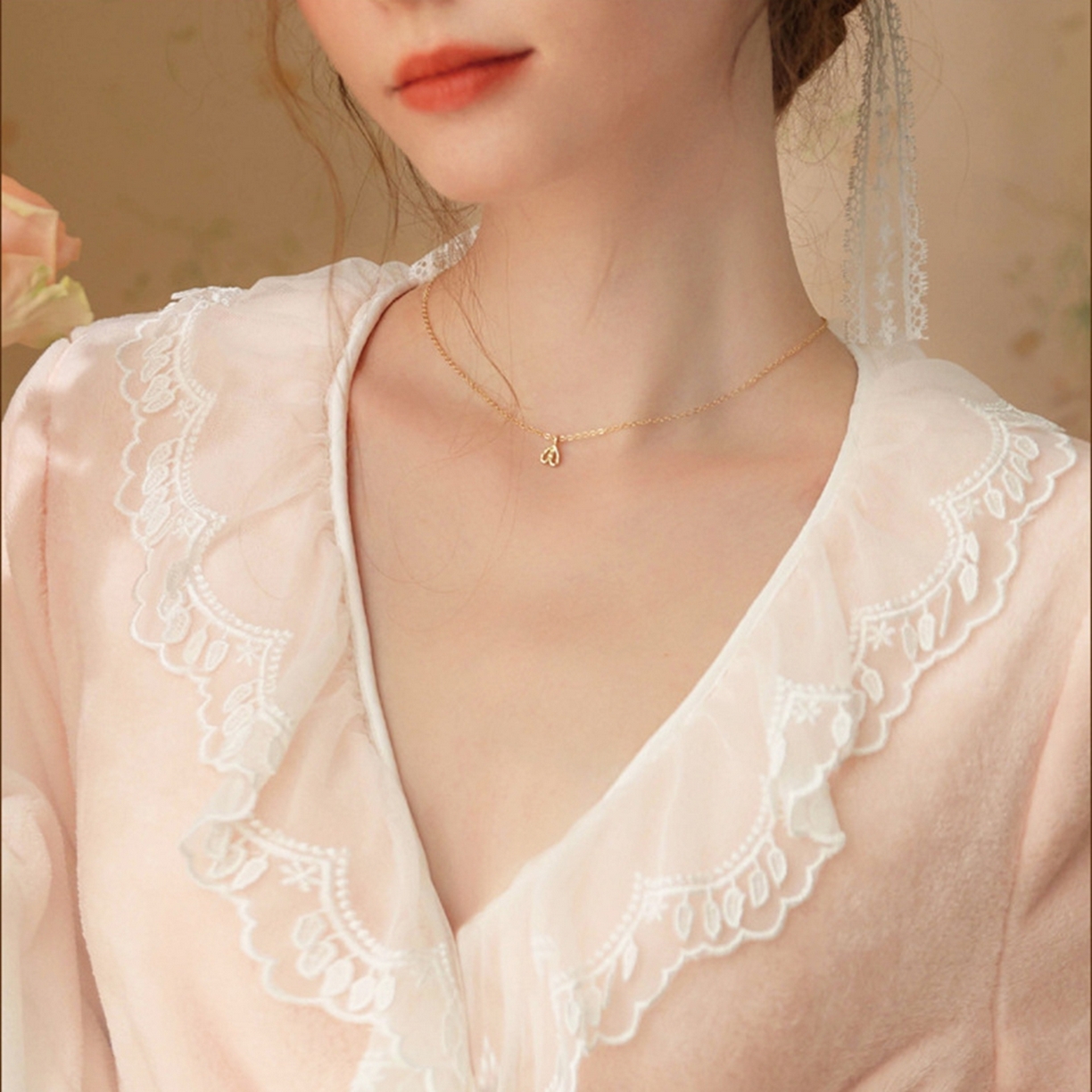 91家纺网 家纺一手货源 找家纺 洛兰沙家居馆 2026新款秋冬宽松复古宫廷绒睡袍少女厚长袖长款公主加厚保暖家居服绒睡衣 嫩粉色