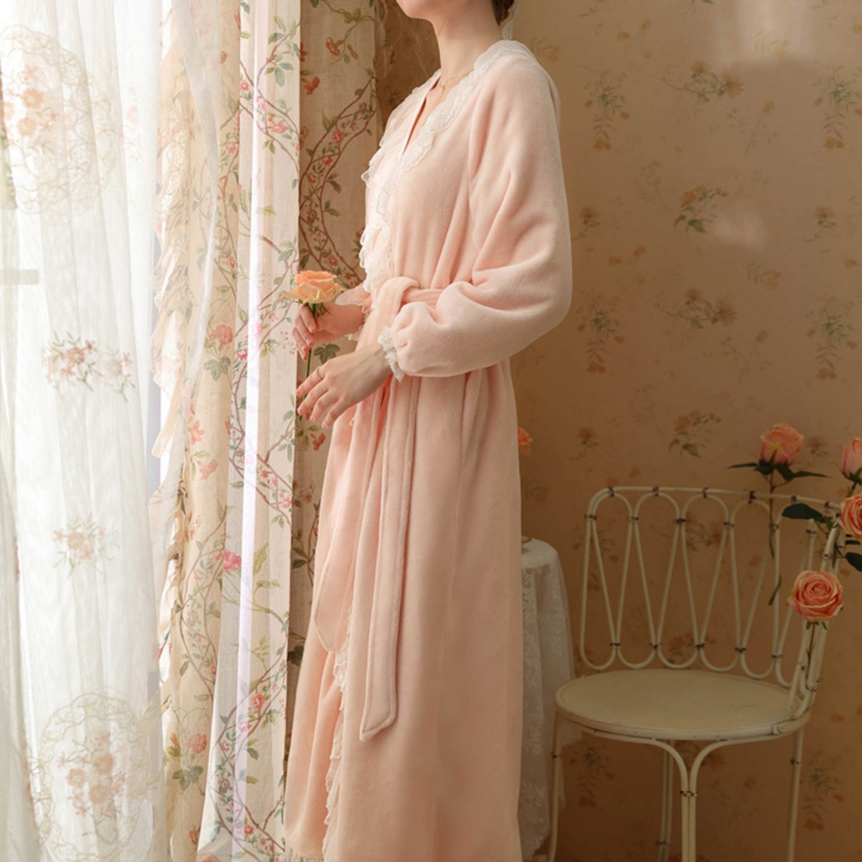 91家纺网 家纺一手货源 找家纺 洛兰沙家居馆 2026新款秋冬宽松复古宫廷绒睡袍少女厚长袖长款公主加厚保暖家居服绒睡衣 嫩粉色