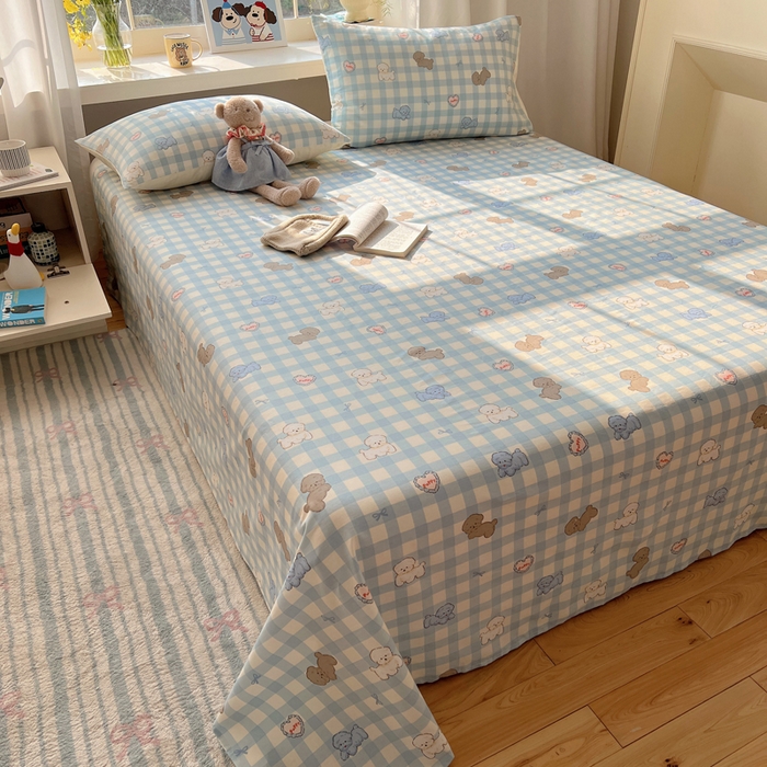 91家纺网 家纺一手货源 找家纺 六巷胡同 2026新款40支全棉13070卡通单品床单 蓝格奶油狗