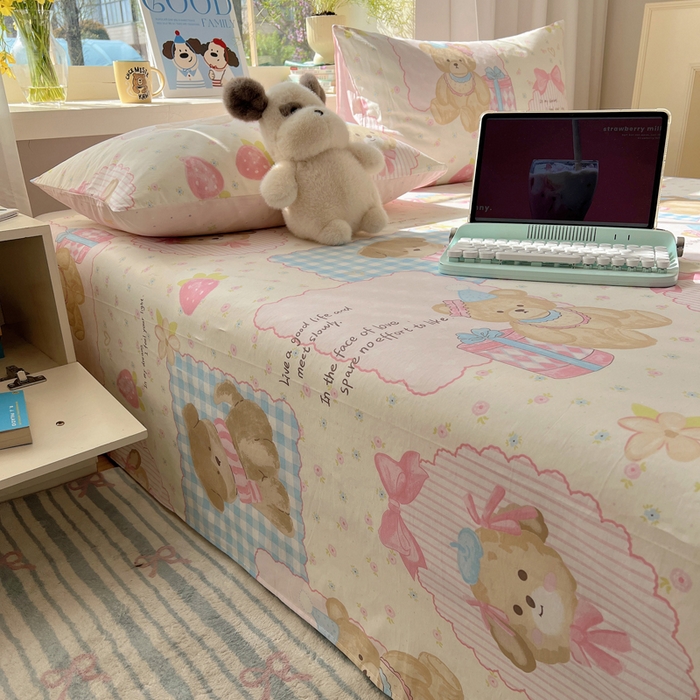 91家纺网 家纺一手货源 找家纺 六巷胡同 2026新款40支全棉13070卡通单品床单 草莓甜心犬