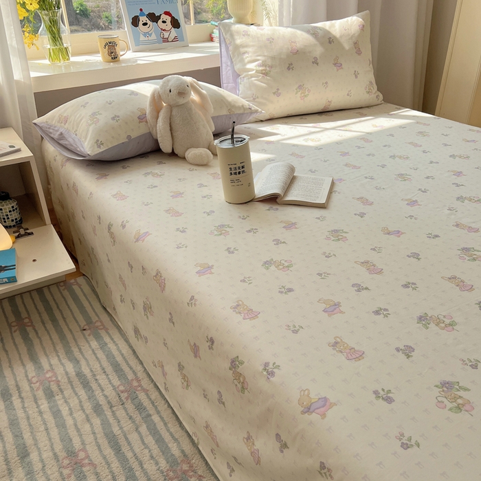 91家纺网 家纺一手货源 找家纺 六巷胡同 2026新款40支全棉13070卡通单品床单 假日庄园兔