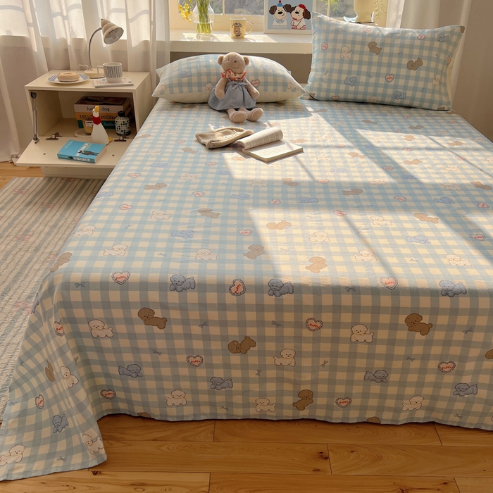 91家纺网 家纺一手货源 找家纺 六巷胡同 2026新款40支全棉13070卡通单品床单 蓝格奶油狗