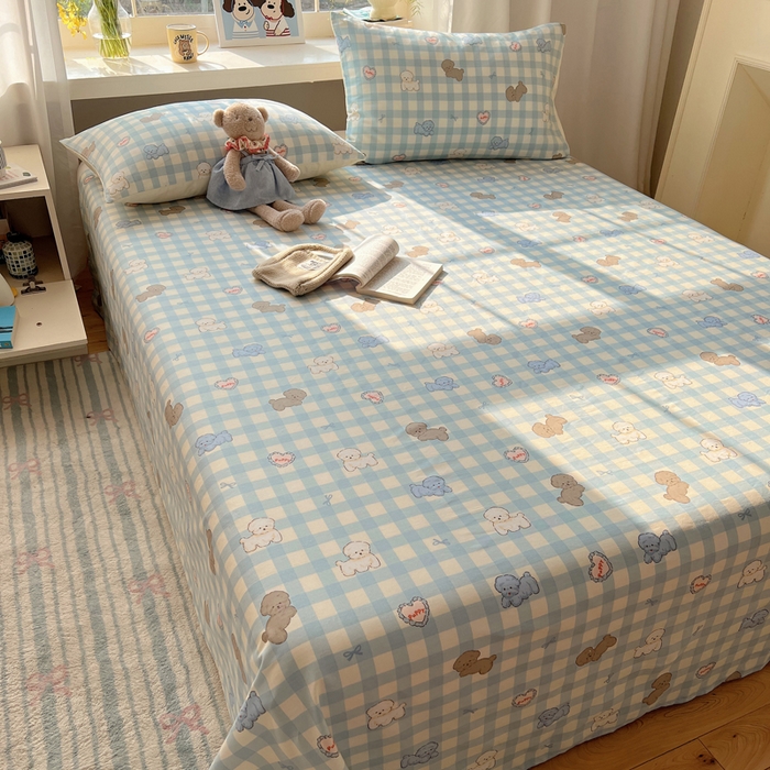 91家纺网 家纺一手货源 找家纺 六巷胡同 2026新款40支全棉13070卡通单品床单 蓝格奶油狗