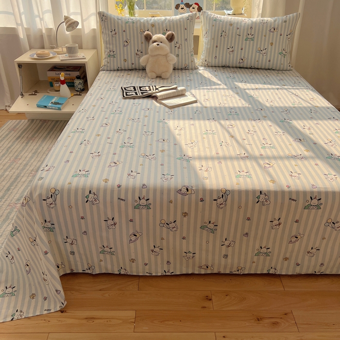 91家纺网 家纺一手货源 找家纺 六巷胡同 2026新款40支全棉13070卡通单品床单 蓝条努比犬