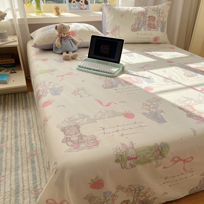 91家纺网 家纺一手货源 找家纺 六巷胡同 2026新款40支全棉13070卡通单品床单 秘境花园熊