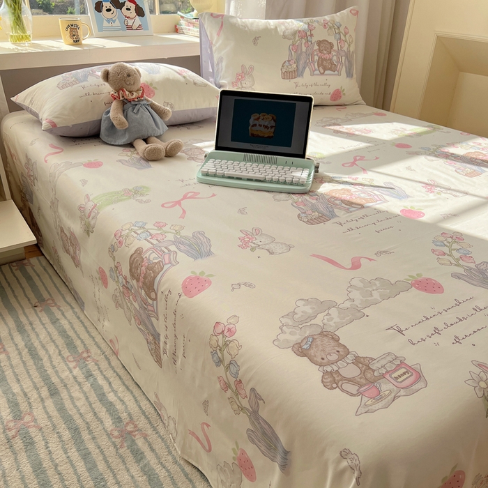 91家纺网 家纺一手货源 找家纺 六巷胡同 2026新款40支全棉13070卡通单品床单 秘境花园熊