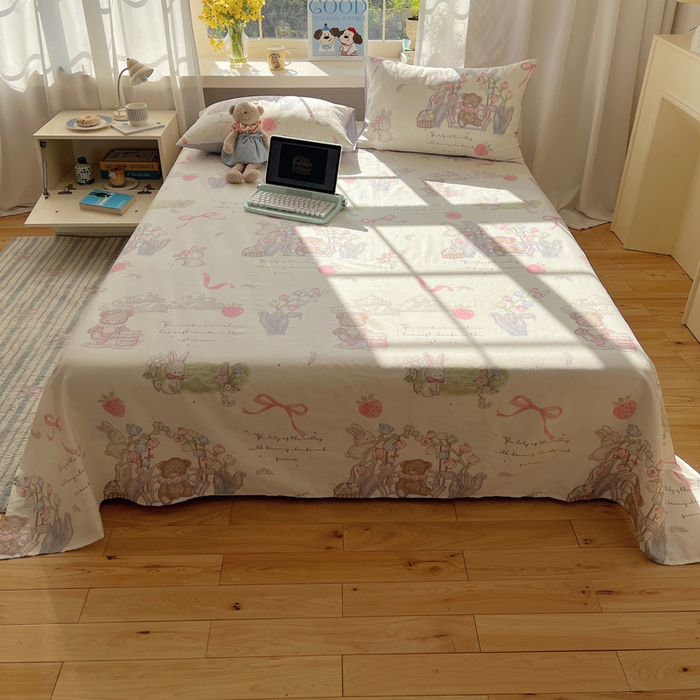 91家纺网 家纺一手货源 找家纺 六巷胡同 2026新款40支全棉13070卡通单品床单 秘境花园熊