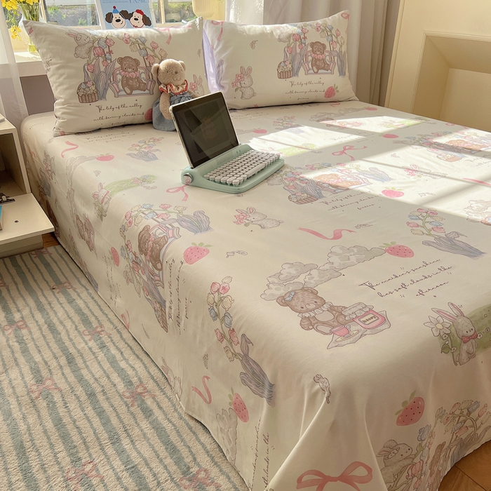 91家纺网 家纺一手货源 找家纺 六巷胡同 2026新款40支全棉13070卡通单品床单 秘境花园熊