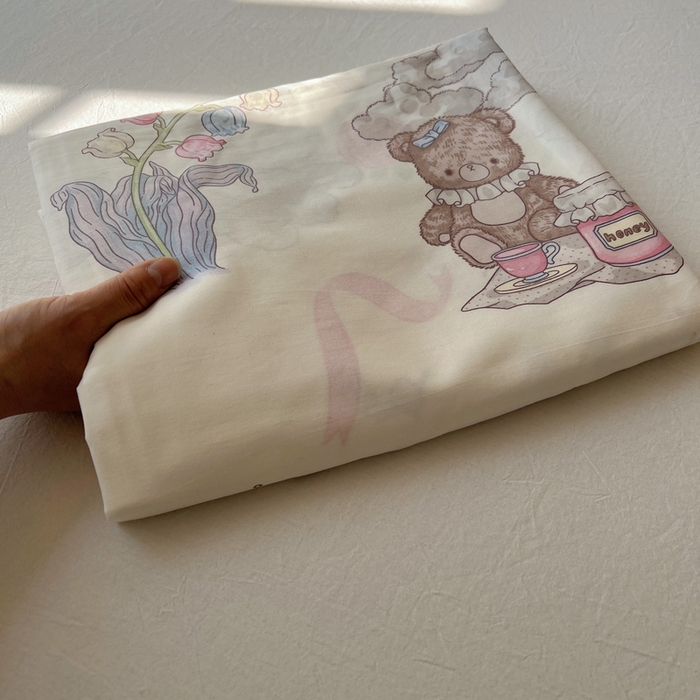 91家纺网 家纺一手货源 找家纺 六巷胡同 2026新款40支全棉13070卡通单品床单 床单叠拍图