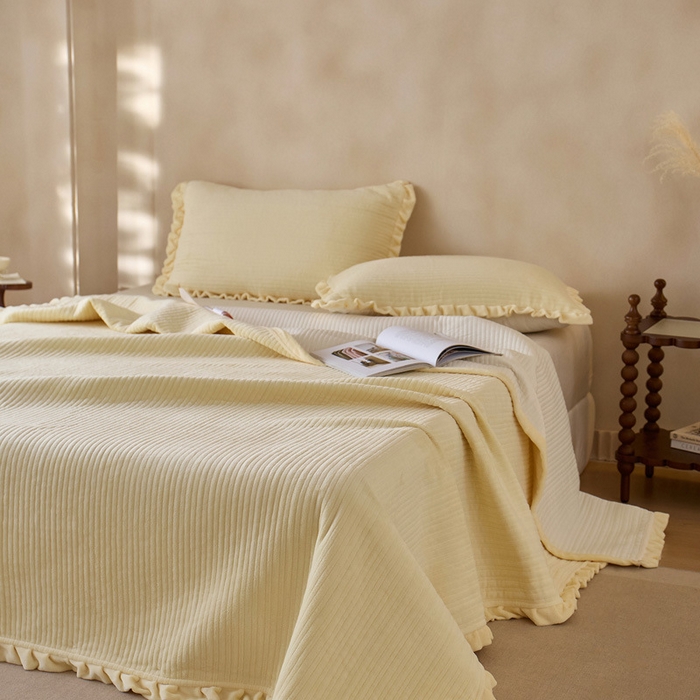 良品汇馆 2026新款秋冬保暖纯色绒布牛奶绒床盖三件套 嫩黄