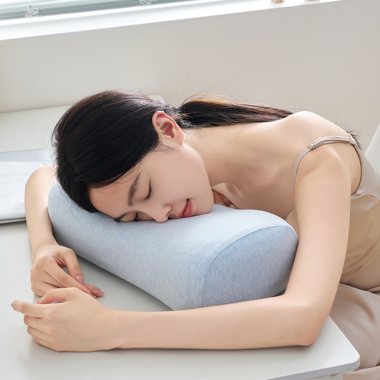 91家纺网 家纺一手货源 找家纺 良品汇馆 2026新款乳胶腰靠便携露营枕头办公室午休枕慢回弹 针织棉乳胶便携枕-XZ3天蓝