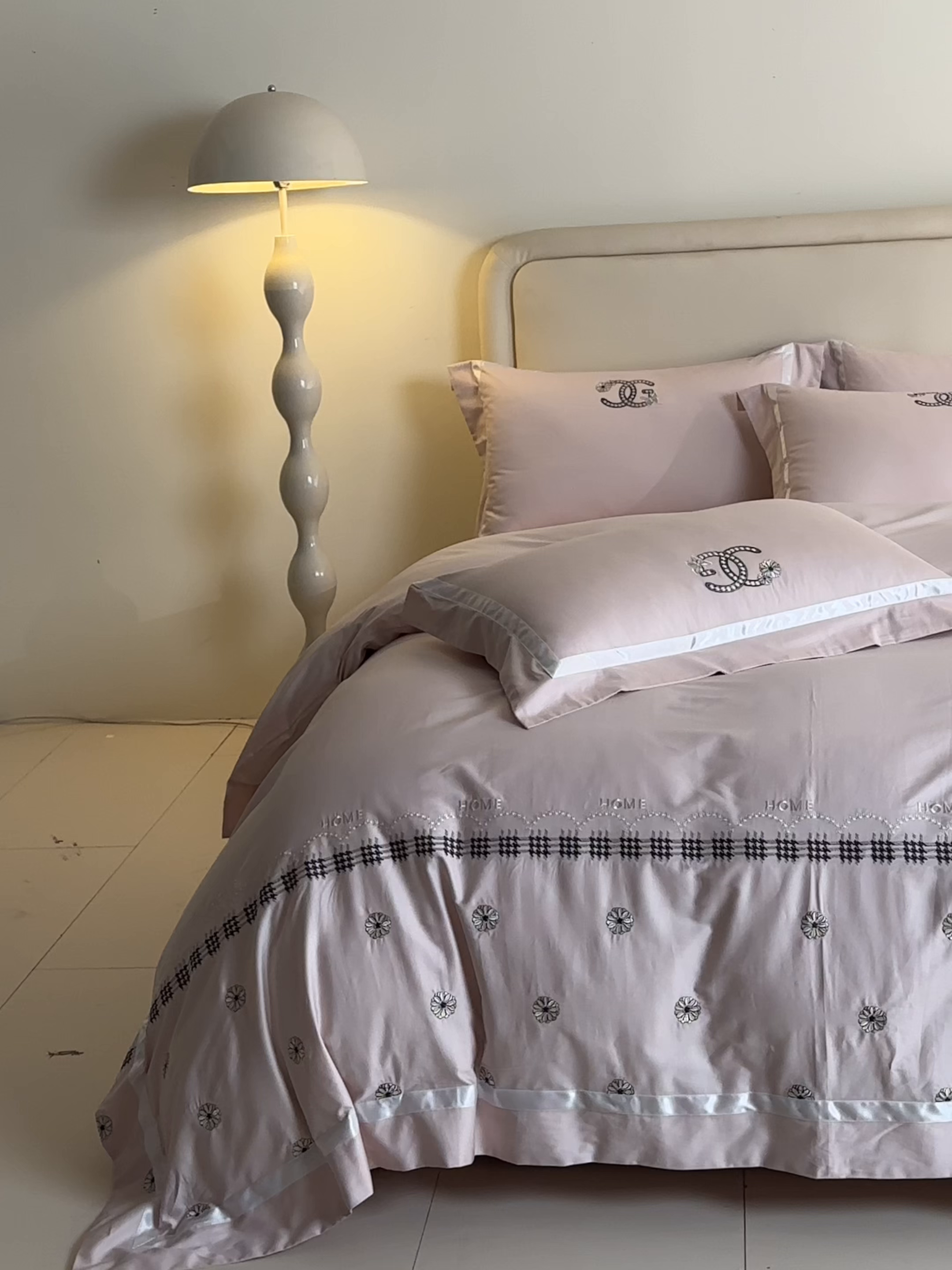 91家纺网 家纺一手货源 找家纺 （总）【控价】新方向 2026年刺绣50s双股全棉贡缎长绒棉纯棉四件套-金伯妮