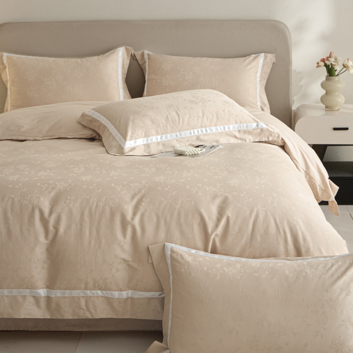 91家纺网 家纺一手货源 找家纺 新方向 2026年提花全棉100s贡缎长绒棉纯棉四件套-繁花 繁花-香槟