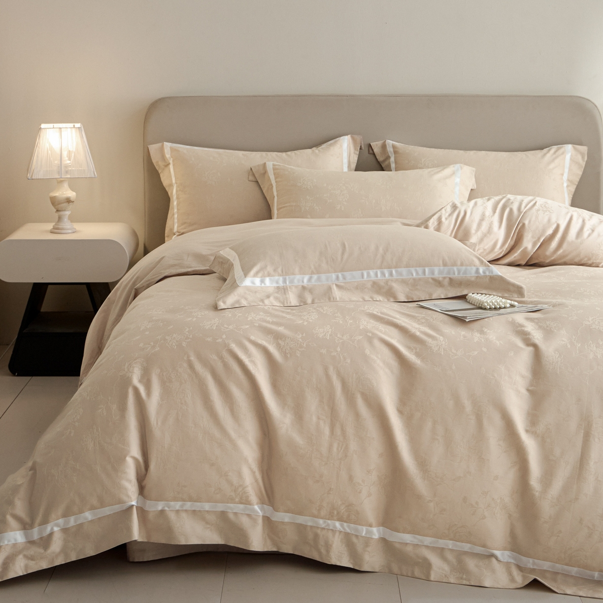 91家纺网 家纺一手货源 找家纺 新方向 2026年提花全棉100s贡缎长绒棉纯棉四件套-繁花 繁花-香槟