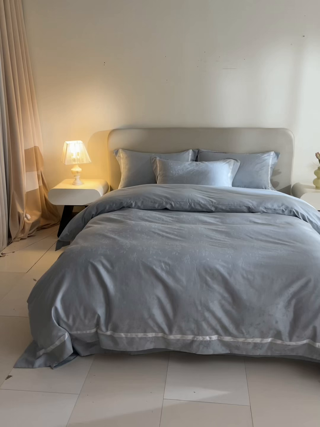 91家纺网 家纺一手货源 找家纺 新方向 2026年提花全棉100s贡缎长绒棉纯棉四件套-繁花 繁花-星月蓝