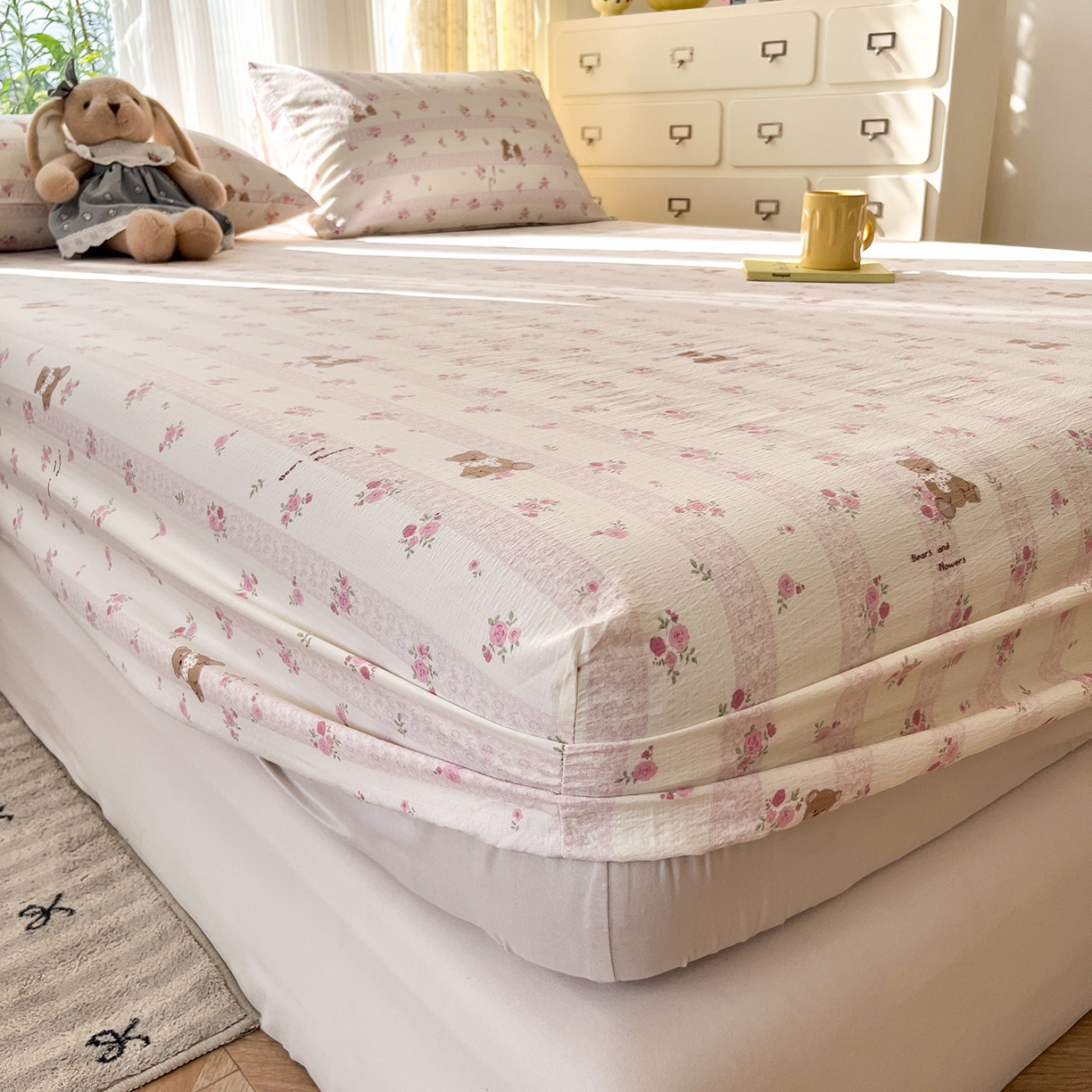 91家纺网 家纺一手货源 找家纺 沐芷 2026 【提供买家秀】双层纱A类床笠单件/床笠三件套  床笠款床罩床垫保护套罩 玫瑰熊