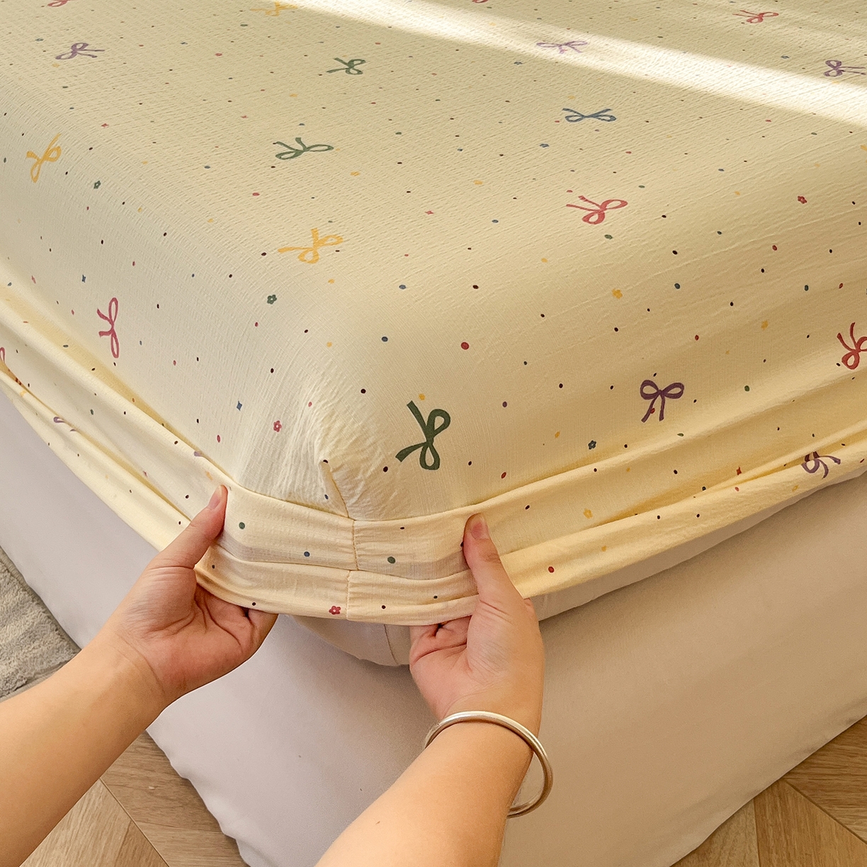 91家纺网 家纺一手货源 找家纺 沐芷 2026 【提供买家秀】双层纱A类床笠单件/床笠三件套  床笠款床罩床垫保护套罩 蜡笔画